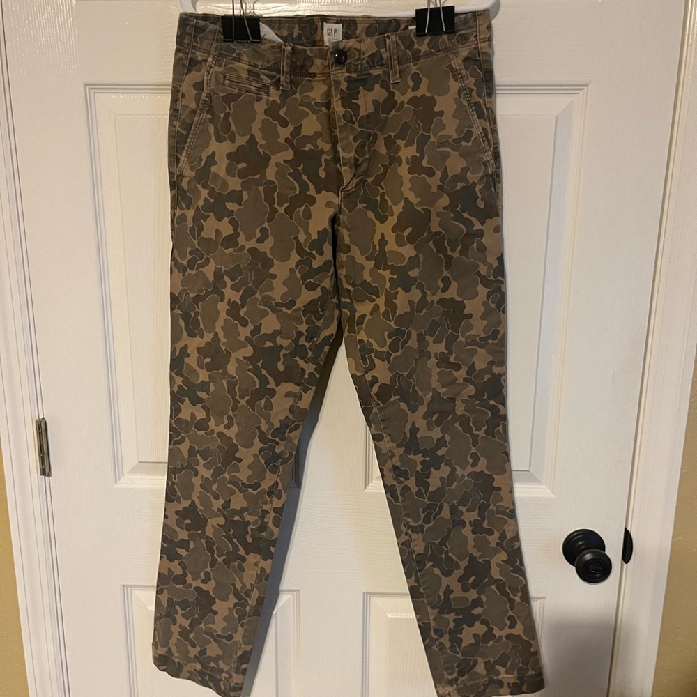Gap brand camouflage pants. Size 32x32.
